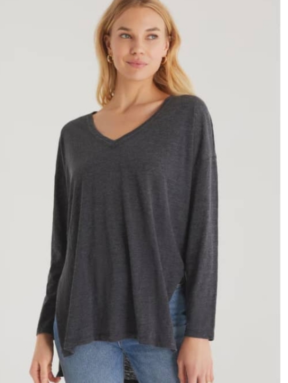 Women's Aritzia Babaton Charcoal Long Sleeve V-Neck Top - Size M Like New